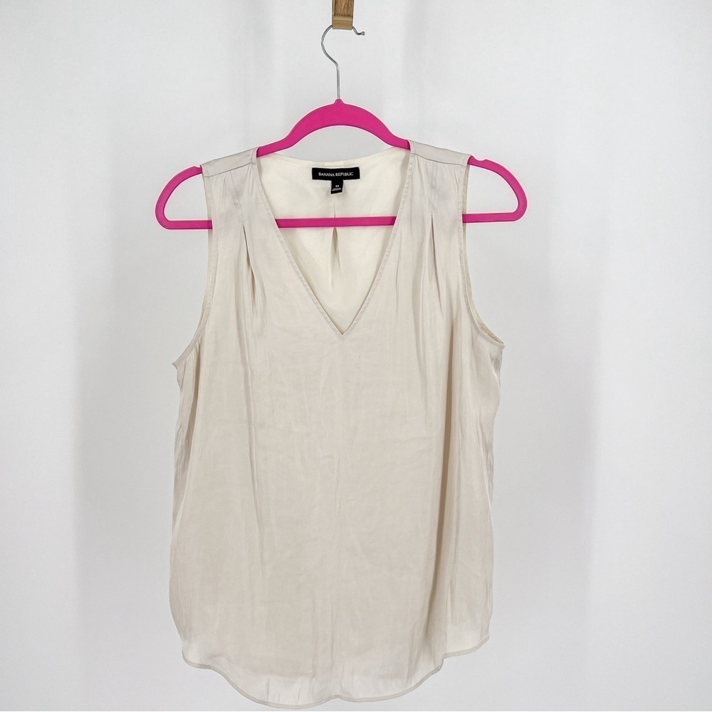 Banana Republic Off-White Shell Tank Top Pleats
